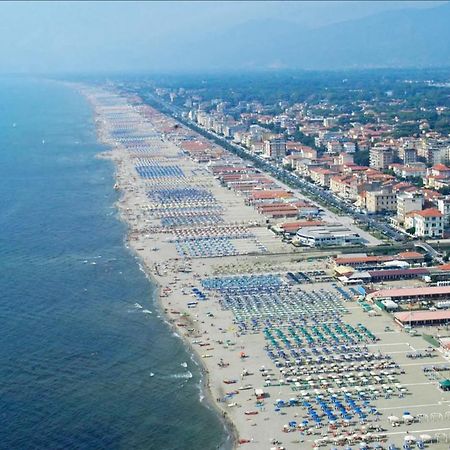 Appartamento Orizzonte เวียเรจโจ ภายนอก รูปภาพ