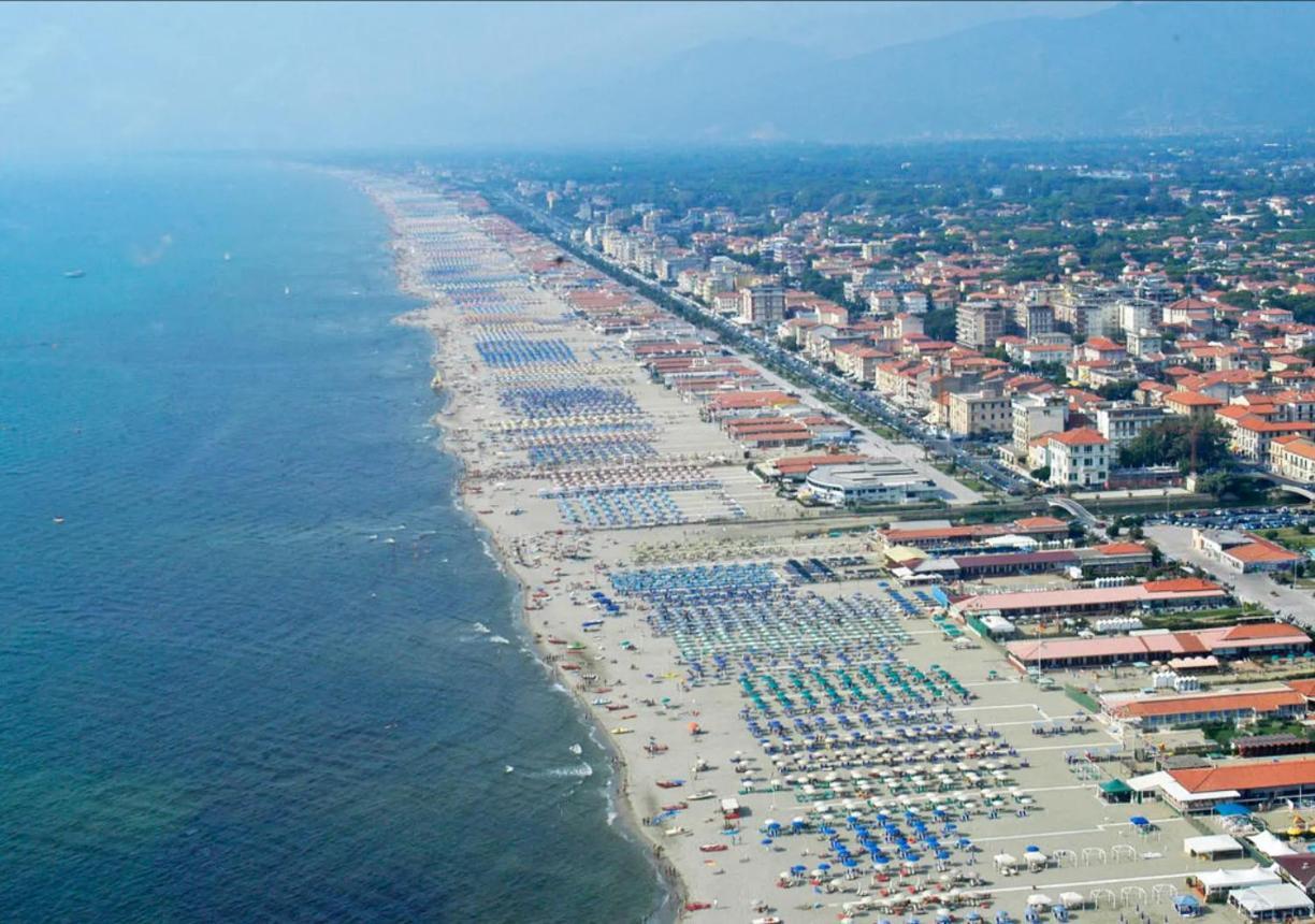 Appartamento Orizzonte เวียเรจโจ ภายนอก รูปภาพ